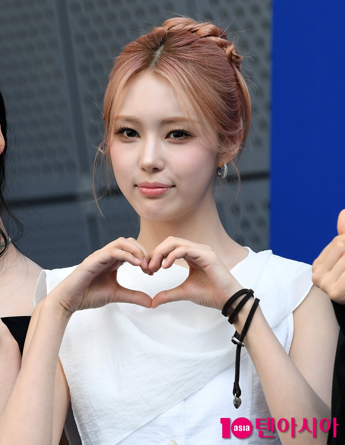 이프아이 원화연, 청순미 뿌리는 하트[TEN포토]