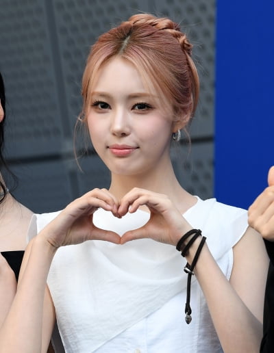 이프아이 원화연, 청순미 뿌리는 하트[TEN포토]