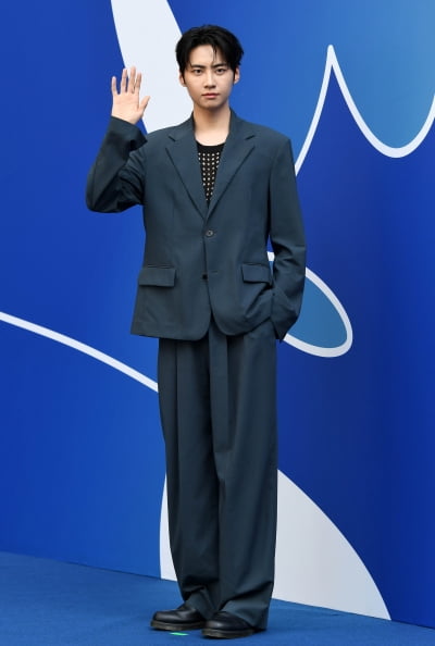 Actor Lee Jin-hyuk Shines at 2026 S/S Seoul Fashion Week