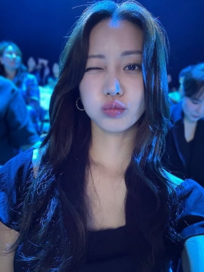 '억대 SUV' 한그루, 모공 하나 없는 말끔한 피부+쭉 뻗은 각선미 자랑