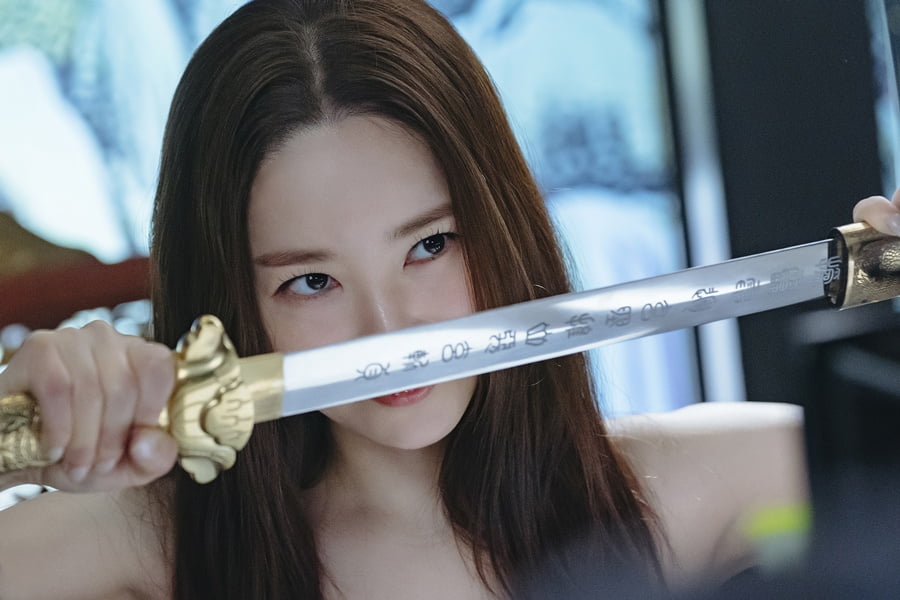박민영, 말라도 너무 말랐네…옷 벗으니 드러난 문신 ('컨피던스맨')