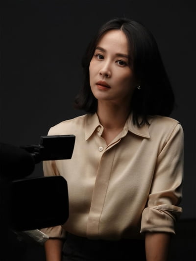 '163cm 45kg' 조여정, 44세 안 믿기는 러블리한 미모…모공하나 없는 피부에 감탄만