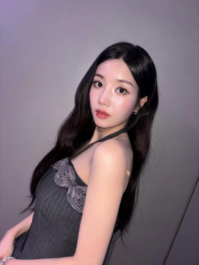 '성동구 24억 꼬마빌딩 건물주' 권은비, 여름 끝자락에서 전한 여신 비주얼