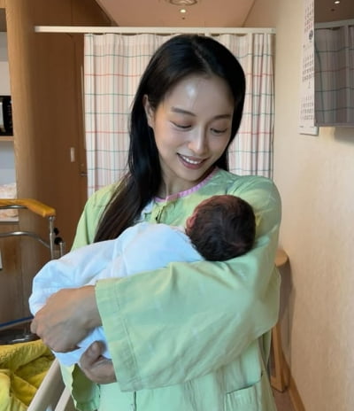 '딸 데리고 생방송 진행'…임현주 아나운서 "계획에 없던 애 다섯"