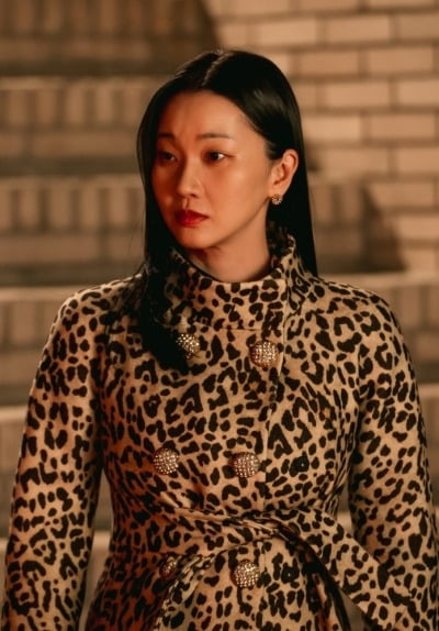 장윤주, 연극영화과 교수 선임됐다…이제껏 본 적 없는 색다른 이미지로 파격 변신 ('부세미')