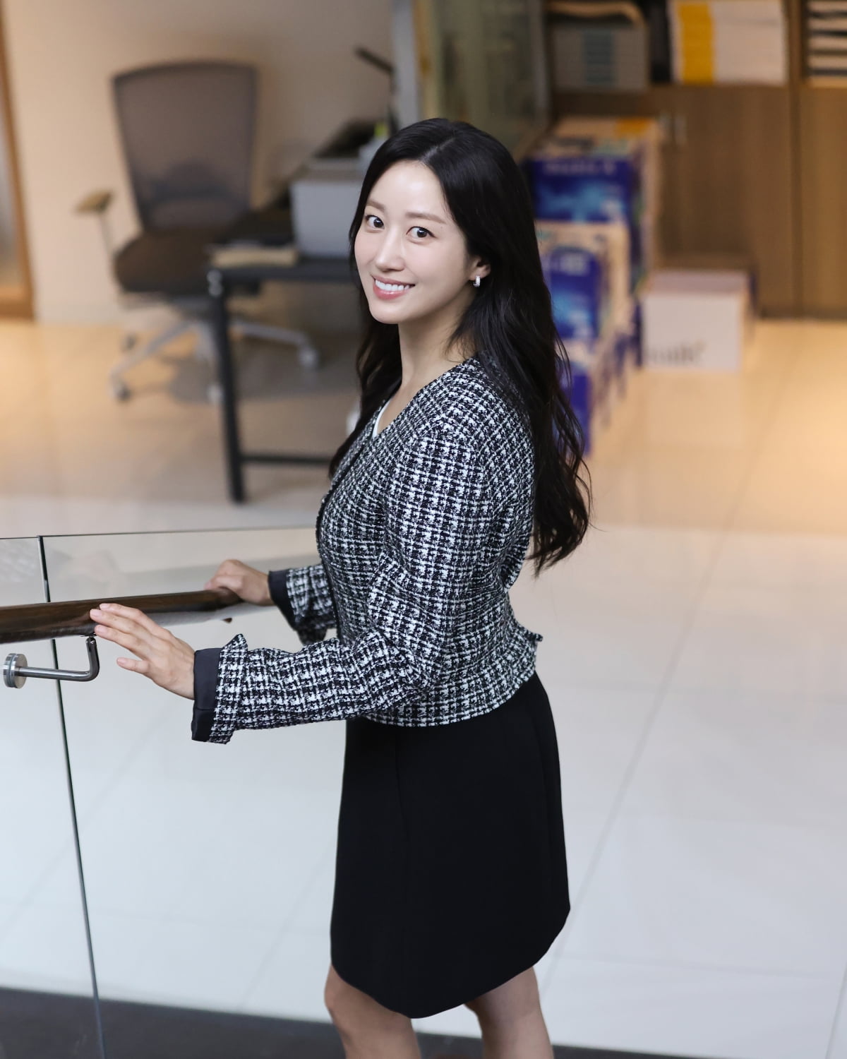 전혜빈, ♥변호사 남친에 프로포즈 받았다…"첫 순간부터 행복, 특별한 애정 가져" ('에스콰이어')