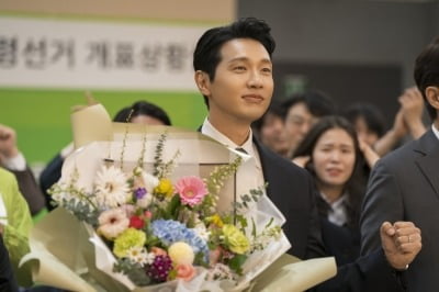 '보육원 출신' 지현우, 정치권 진출했다…"단순한 기쁨 아닌, 값지게 피어난 동지애" ('퍼스트')