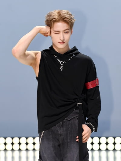 ALL(H)OURS' Youmin Shines at 'VCF' Album Showcase in Seoul