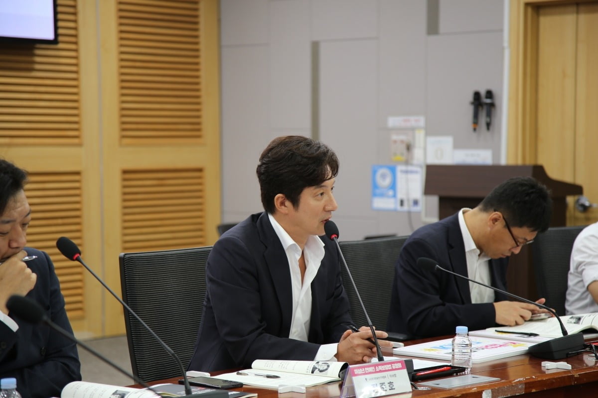 정준호 한국방송연기자협회 이사장이 서울 여의도동 국회에서 열린 '미성년 연예인 소득보장법 공청회'에서 발언하고 있다. 사진=배현진 의원실