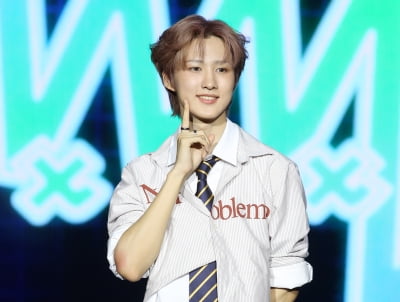 AxMxP's Ju-hwan Shines at Debut Showcase in Seoul