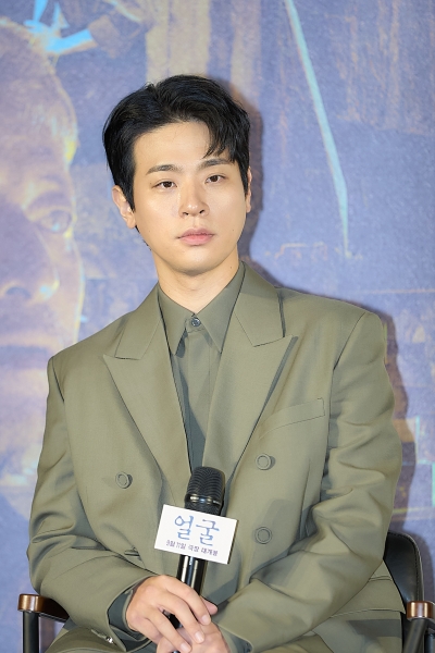 박정민, 시각장애인 연기 후…"시각장애인 父 삶 되짚어보게 돼"('얼굴')