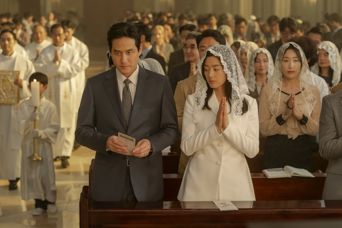 전지현, '유력 차기 대통령' 남편 죽음 후 각성했다…대선 출마 결심('북극성') [종합]