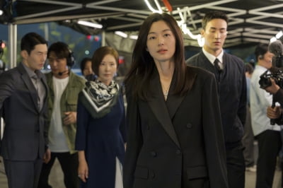 전지현, '유력 차기 대통령' 남편 죽음 후 각성했다…대선 출마 결심('북극성') [종합]