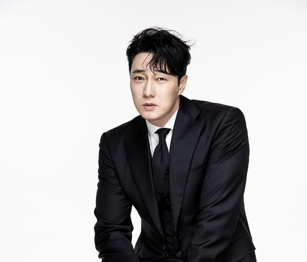 [공식] '47세' 소지섭, 아빠 됐다…韓서 알려져서는 안 되는 존재, 내년 편성 확정 ('김부장')