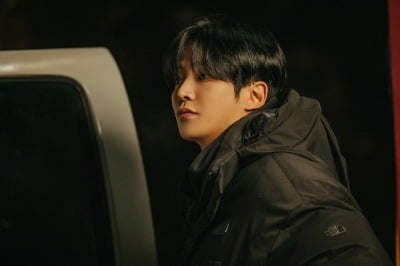 '10월 입대' 로운, 살 오른 모습으로 깜짝 놀라게 하더니…박희순 매니저役 변신 ('컨피던스')