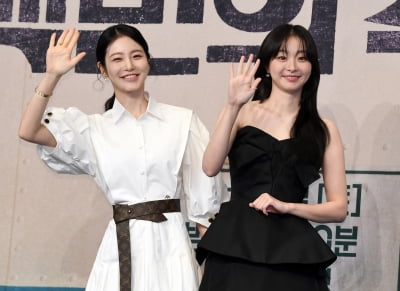 김다미-신예은, 이쁜 버스 안내양..."오라이~"[TEN포토+]