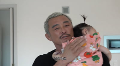 추성훈, 아기 품에 안았다…사랑이 이후 10년 만 ('추성훈')