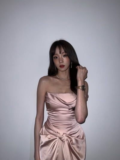 '35세 미혼' 이성경, 결별 후 새 출발 했다더니…'174cm 50kg' 뼈말라인데 볼륨감 이정도