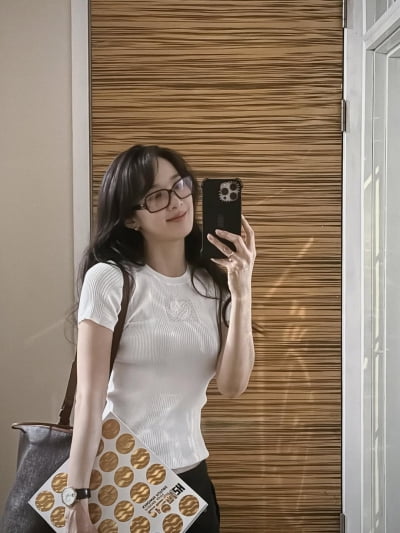 '40세' 이청아, 여름 끝자락에서 전한 가을 여신 무드…'나이 안 믿기는 미모'