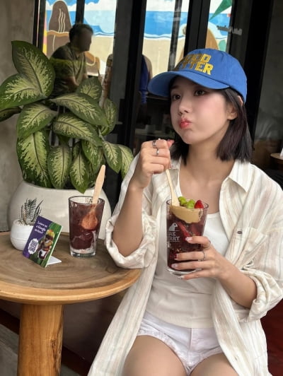 '성동구 24억 꼬마빌딩 건물주' 권은비, 캐주얼한 패션 소화하는 '발리의 여신'