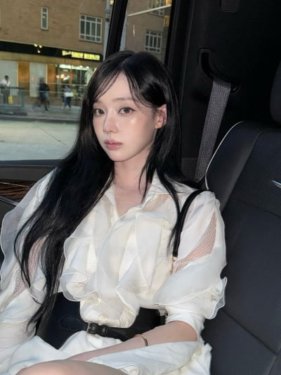 '24세' 에스파 윈터, 언제부터 이렇게 성숙했나…순백드레스에 흑발 매체 시선강탈