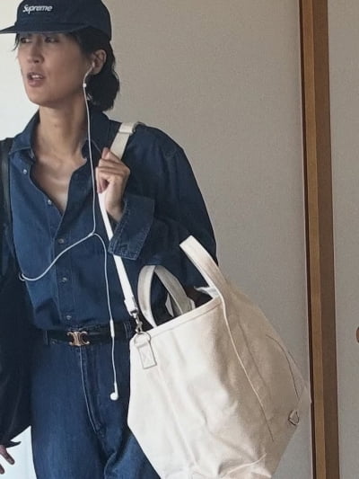 '47세' 홍진경, 이혼 후 더 힙해진 비주얼…신상 백 들고 출근룩 완성