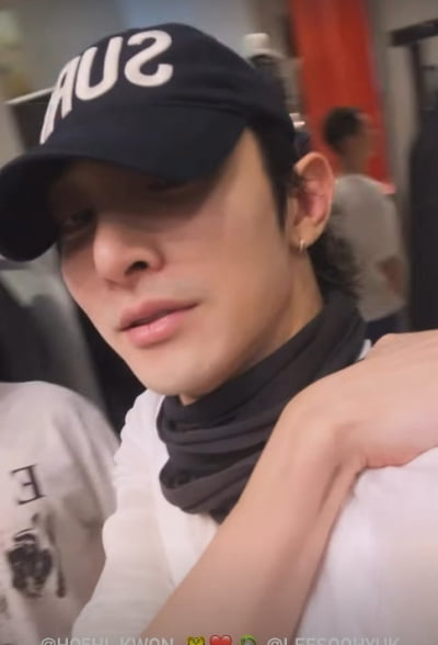 이수혁, 혹사 논란 그 후…납작해진 허리 보이며 '8살 연하' 살뜰히