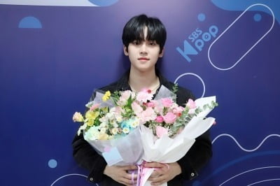 강동원 닮았다고 뜬 FNC 남배우, 1년 5개월 만에 SBS 하차…"'인기가요' MC 꼭 해보고 싶었는데"