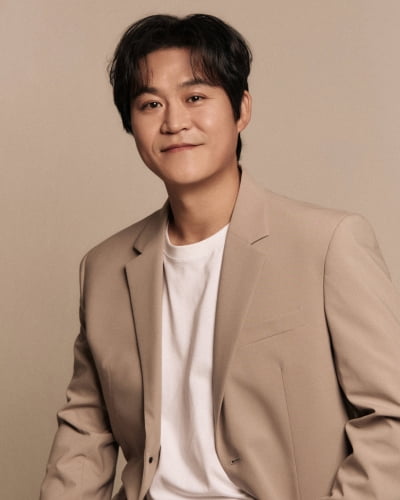 김성균, '촌철살인' 주니어 기자 질문에 "진땀 뺐지만 귀여워"…재능기부로 선한 영향력[TEN인터뷰]