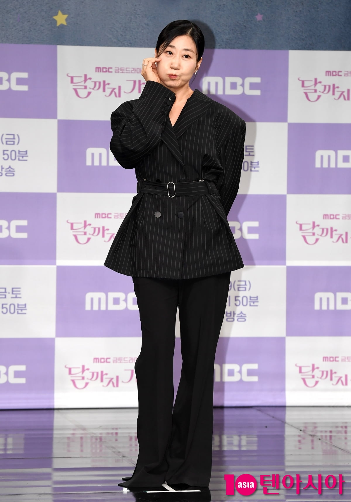 라미란, 포즈 장인...남자랑 드라마 좀 하고 싶어요[TEN포토+]
