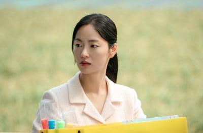 '35세' 전여빈, 재벌 회장과 계약 결혼했다…"치장하거나 과장하지 않아" ('부세미')