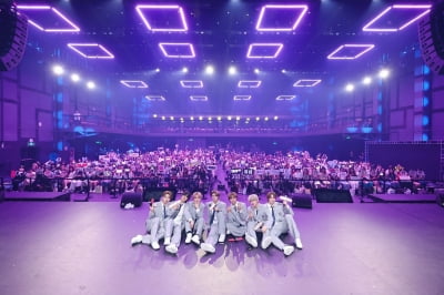 '빌보드 루키' 누에라, 中 대륙도 홀렸다…3시간 꽉 채운 첫 팬미팅 성료