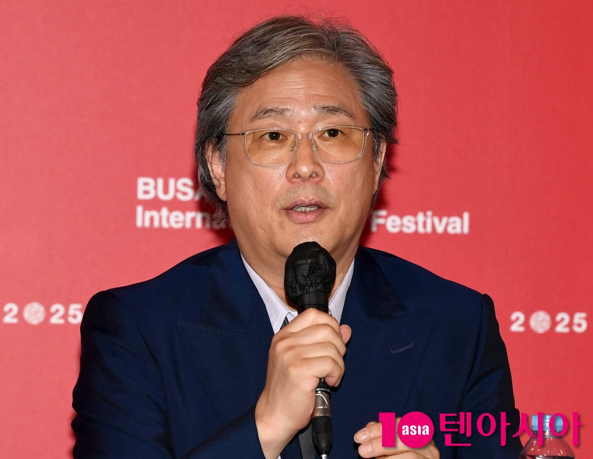 'biff' 박찬욱 감독, 부산국제영화제 개막작은 생전 처음이다[TEN포토]