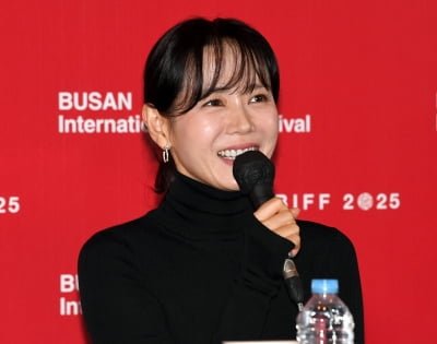 'Biff' 손예진, 7년만에 영화 작업...아름다운 미소[TEN포토]