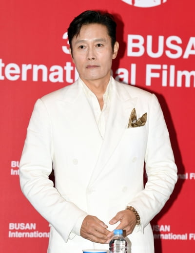 イ・ビョンホン、釜山国際映画祭での新作『オッチョルスガオプダ』に対する思いを語る