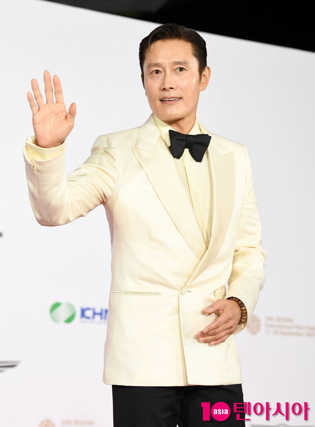 'BIFF' 이병헌, 젠틀한 인사[TEN포토+]