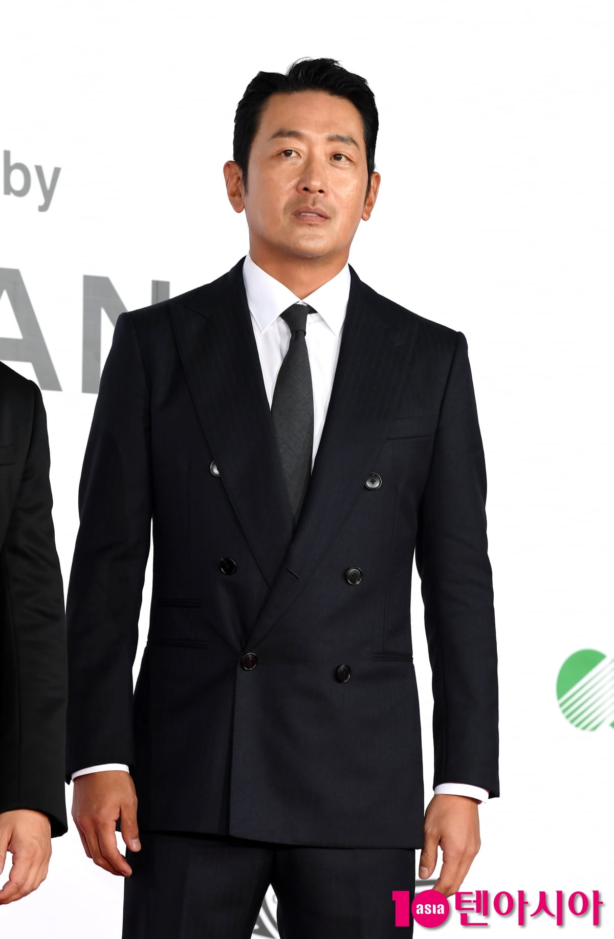 'BIFF' 하정우, 30주년 축하드려요[TEN포토]