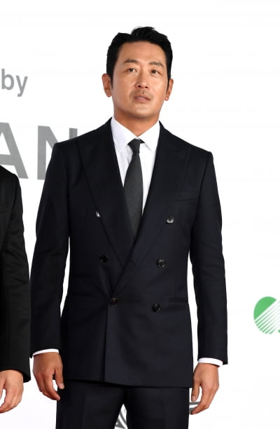 'BIFF' 하정우, 30주년 축하드려요[TEN포토]