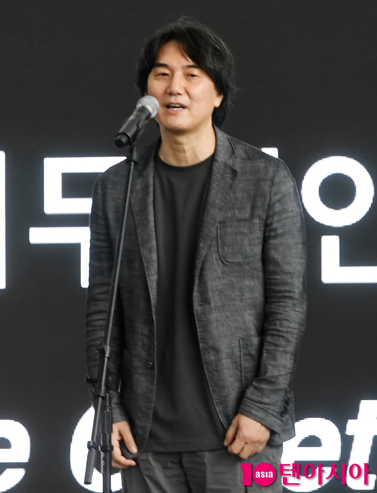 'BIFF' 추창민 감독, 멋진 남자 로운과 박서함...이쁜 생얼의 신예은을 볼수 있어요[TEN포토]