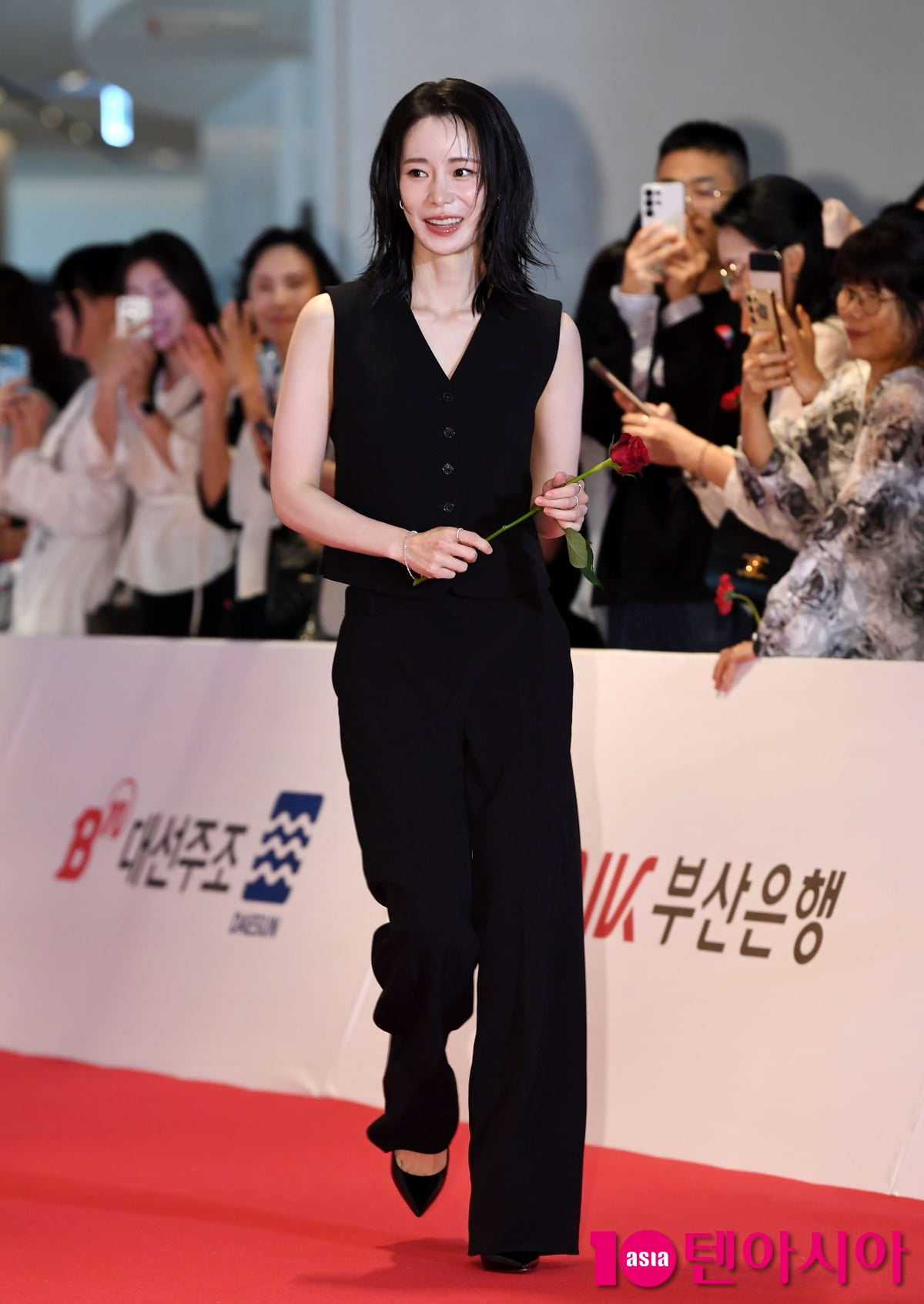 임지연, 꽃을 든 블랙스완[TEN포토+]
