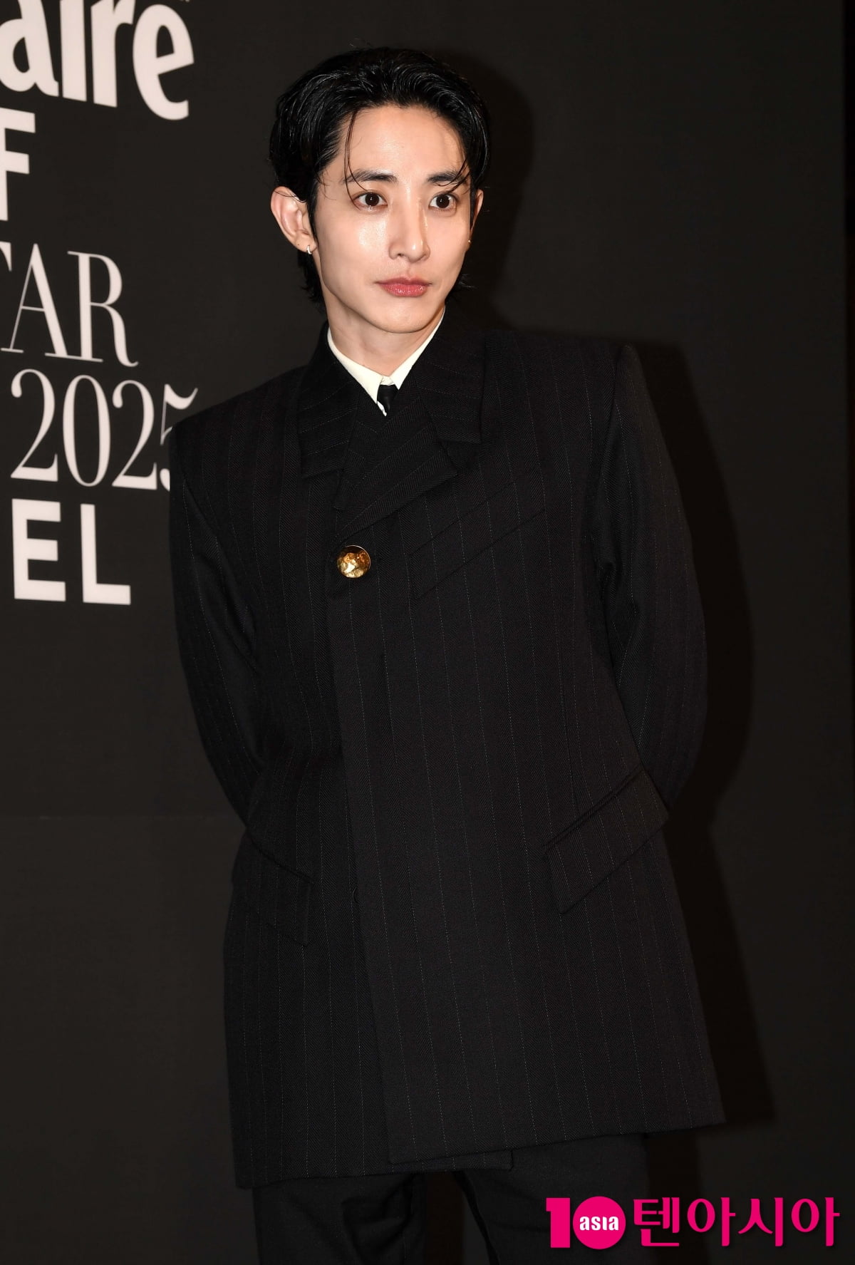 이수혁, 수줍은 하트 하는 뱀파이어[TEN포토+]