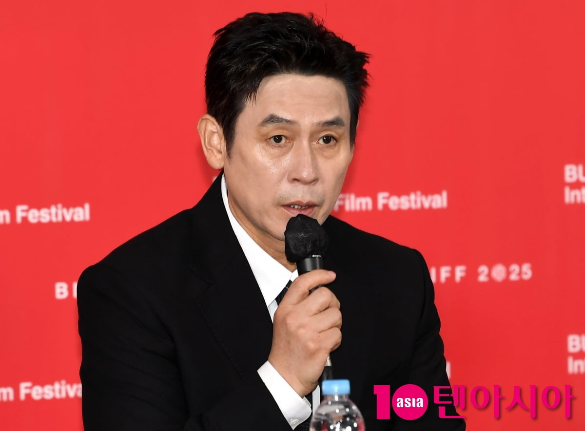 설경구, 변성현 감독 '굿뉴스'에서 구기겠다고 했다[TEN포토]