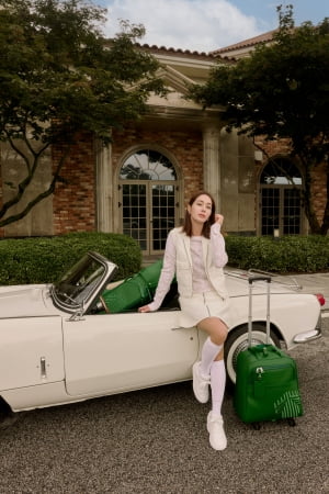 이민정, FW25 골프웨어 캠페인 화보 공개…착용 원피스 완판