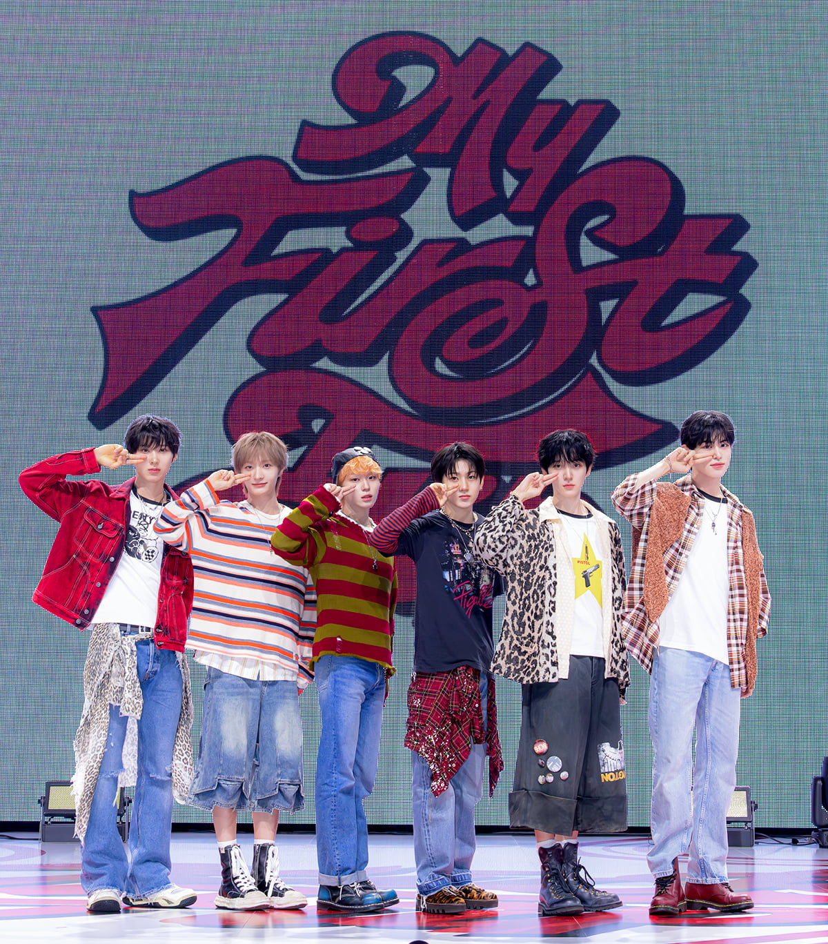 킥플립 (왼쪽부터_주왕, 동화, 케이주, 계훈, 동현, 민제)/ 사진 제공=JYP