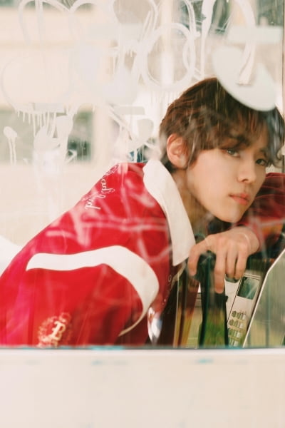 ユン・ソビン、新曲「Strawberry Candy」で11ヶ月ぶりにカムバック