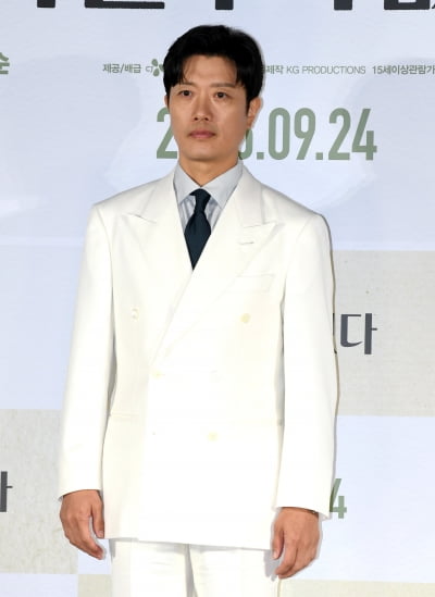 박희순, 호불호에 불안했나…취재진에 "2일 늦게 써주시면 감사"('어쩔수가없다')