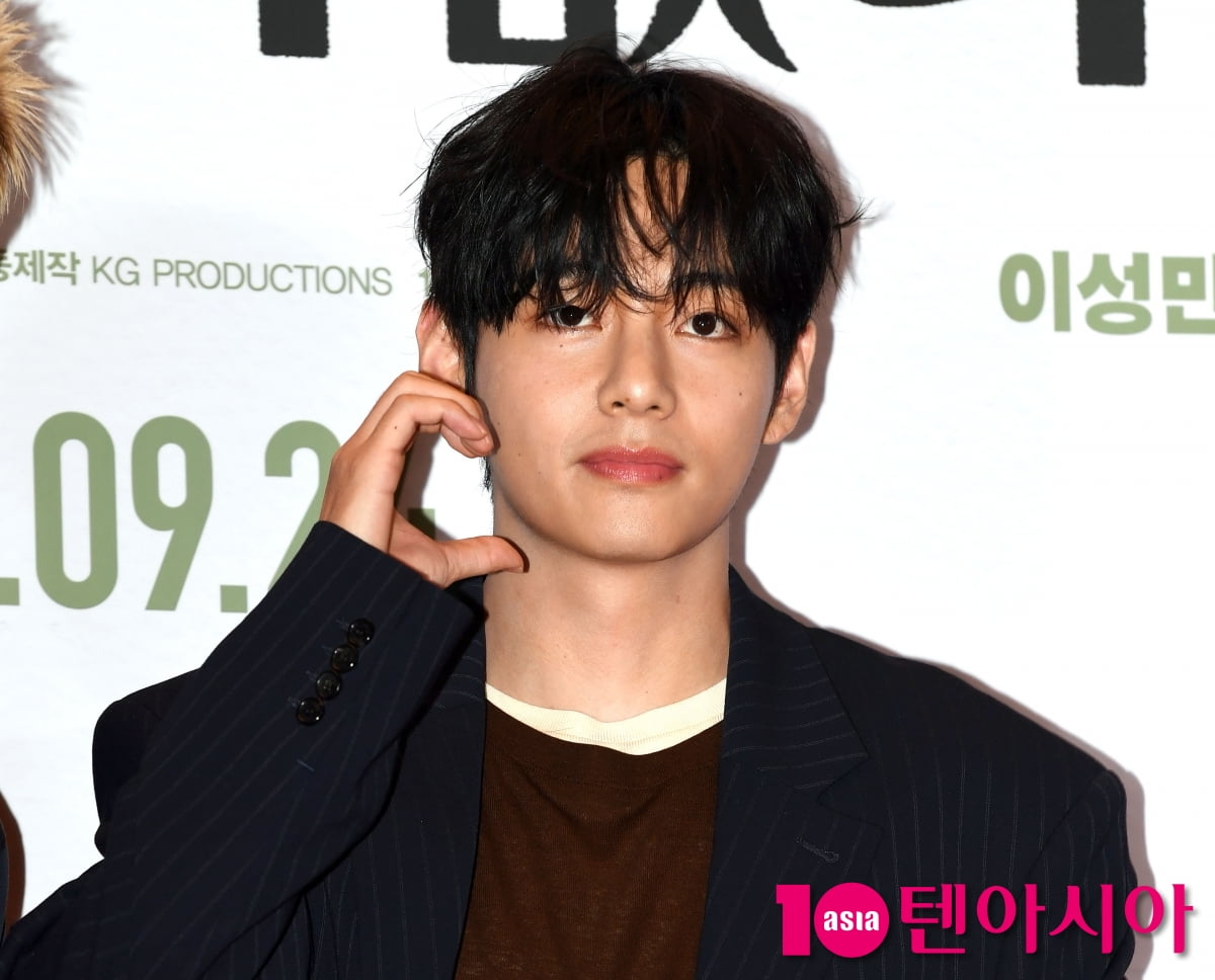 방탄소년단 뷔, 찬란한 비주얼...머리부터 발끝까지 센스 가득[TEN포토+]