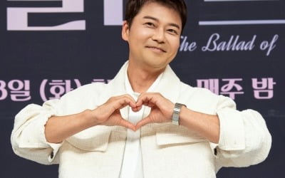 '47세 미혼' 전현무, 결국 속내 밝혔다…"열애설과 소개팅 고백, 개인 인생 없어" ('우발라')