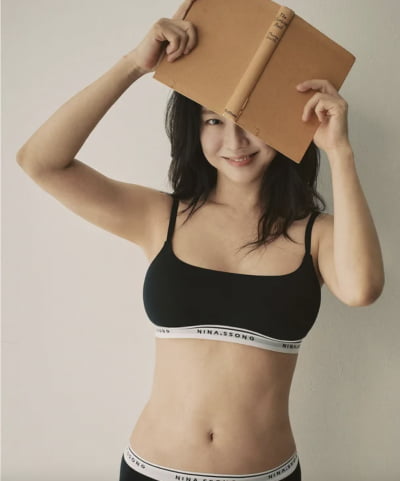 '속옷 CEO' 송지효, 군살 제로 '탄탄' 몸매 과시했다