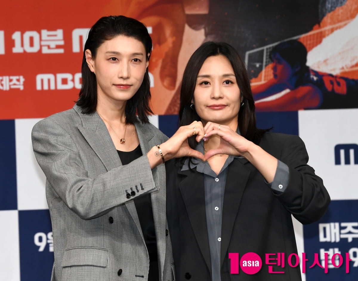 김연경-표승주, 배구 여신들의 하트[TEN포토+]